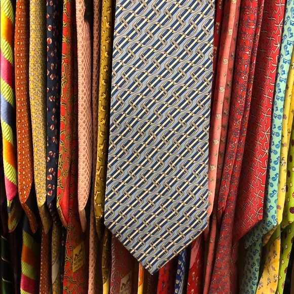 Hermès tie. Stirrups and stripes. - Picture 4 of 5